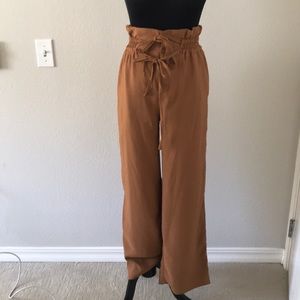 Gorgeous wide leg high rise pants